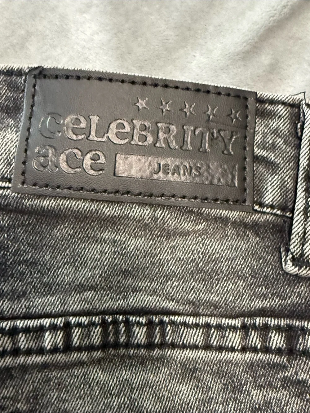 NET Celebrity Ace  Black Washed Wide-Leg Jeans with Embroidered Patches 90 style